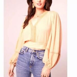 Band of the Free Brie Light Camel Long Sleeve Top Lace Insets Small‎ NWT